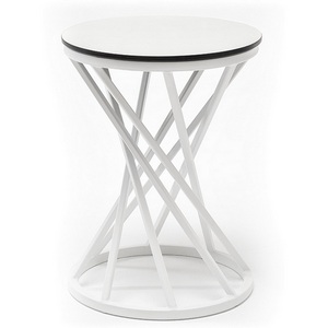 Изображение товара Сантьяго журнальный стол из HPL D40 H55, каркас из стали белый, цвет столешницы молочный 4SIS УТ-00005789 (круглая столешница, О-образная опора)