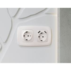 Изображение товара Лицевая панель Ambrella Volt OMEGA (Жемчуг) для электрической розетки с заземлением QUANT OP2060