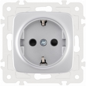 Изображение товара Розетка встраиваемая с заземлением и шторкой Arte Milano am-205 205.40-1.silver