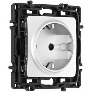 Изображение товара Розетка встраиваемая с заземлением и шторкой Arte Milano am-217 217.40-1.silver