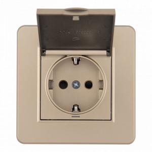 Изображение товара Комплект розетки встраиваемый с заземлением, шторками, защитной крышкой и рамкой (шампань) IP44 Arte Milano SET16-1 SET16-1-41-1 shampan