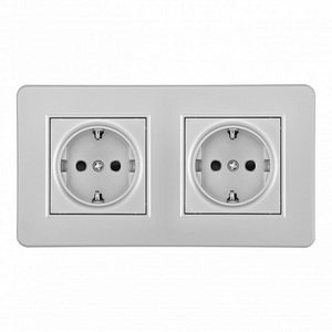 Изображение товара Розетка встраиваемая двойная с заземлением и шторками в комплекте с рамкой (серебро) Arte Milano SET16-2 SET16-2-40-1x2 silver