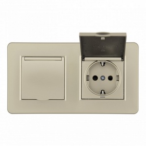 Изображение товара Розетка встраиваемая двойная с заземлением, шторками и защитной крышкой в комплекте с рамкой (шампань) IP44 Arte Milano SET16-2 SET16-2-41-1x2 shampan