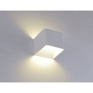 Изображение товара Светодиодный Настенный светильник квадратный Crystal Lux CLT 010W100 WH форма куба