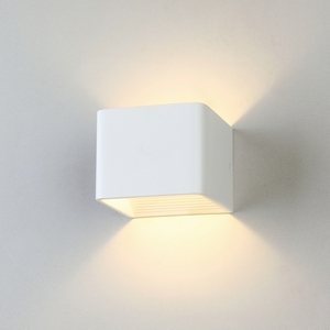 Изображение товара Настенный светильник квадратный MRL Elektrostandard LED 1060 белый форма куба