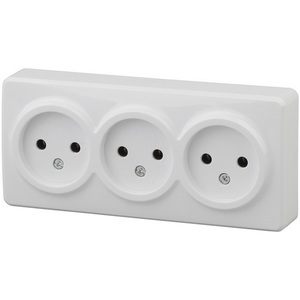 Изображение товара Розетка накладная тройная без заземления (белый) ЭРА 11-2207-01