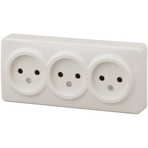 Изображение товара Розетка накладная тройная без заземления (слоновая кость) ЭРА 11-2207-02