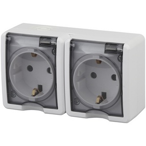 Изображение товара Розетка накладная двойная с заземлением, шторками и крышкой (белый) IP54 ЭРА 11-2404-01