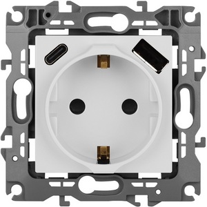 Изображение товара Розетка встраиваемая с заземлением, шторками и USB Type A+С (белый) ЭРА 12-4108-01