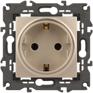 Изображение товара Розетка встраиваемая с заземлением и шторками (шампань) ЭРА 14-2102-04