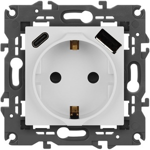 Изображение товара Розетка встраиваемая с заземлением, шторками и USB Type A+С (белый) ЭРА 14-4108-01