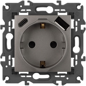 Изображение товара Розетка встраиваемая с заземлением, шторками и USB Type A+С (титан) ЭРА 14-4108-16