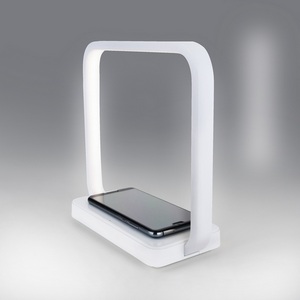 Изображение товара Настольная лампа светодиодная диммируемая с беспроводным ЗУ и регулировкой яркости Eurosvet Frame 80502/1 белый