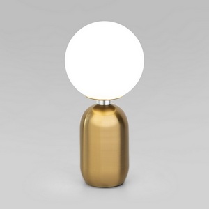 Изображение товара Настольная лампа Eurosvet Bubble со стеклянным плафоном 01197/1 латунь в форме шара
