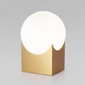 Изображение товара Настольная лампа Eurosvet Pax 01167/1 латунь в форме шара