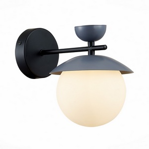 Изображение товара Бра Evoluce Genova SLE220201-01 в форме шара