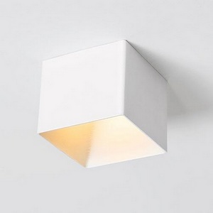 Изображение товара Точечный светильник Italline DL 3024 white форма куба