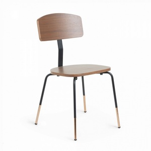 Изображение товара Обеденный стул La Forma (ex Julia Grup) Oyaka (Орех/ Шпон,Сталь,Фанера,Орех,Шпон ореха)