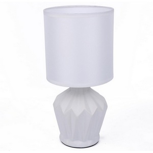 Изображение товара Настольная лампа Lumion Origamia 8226/1T белый, керамика/текстиль E14 1*40W 220V
