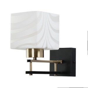 Изображение товара Бра квадратным плафоном MyFar Bona MR1590-1C