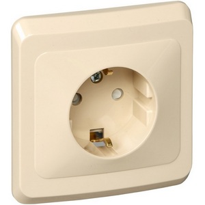 Изображение товара Розетка встраиваемая с заземлением и шторками (кремовый) Systeme Electric Этюд PC16-004K