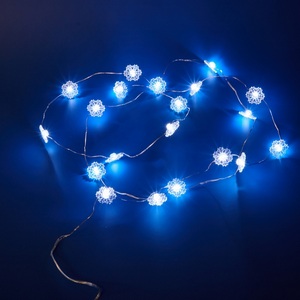 Изображение товара Гирлянда светодиодная на батарейках 2AA не в-к. Снежинки мини. 1.9м. светодиодов. Белый свет. ULD-S1900-020/STB/2AA IP20 SNOWFLAKES Uniel ULD WHITE MINI