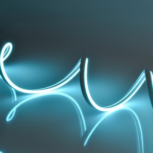 Изображение товара Гибкая светодиодная лента катушка 5м голубой свет Uniel Neon ULS-N01-2835-120LED/m-6mm-IP67-DC12V-9W/m-5M-LIGHTBLUE блистер