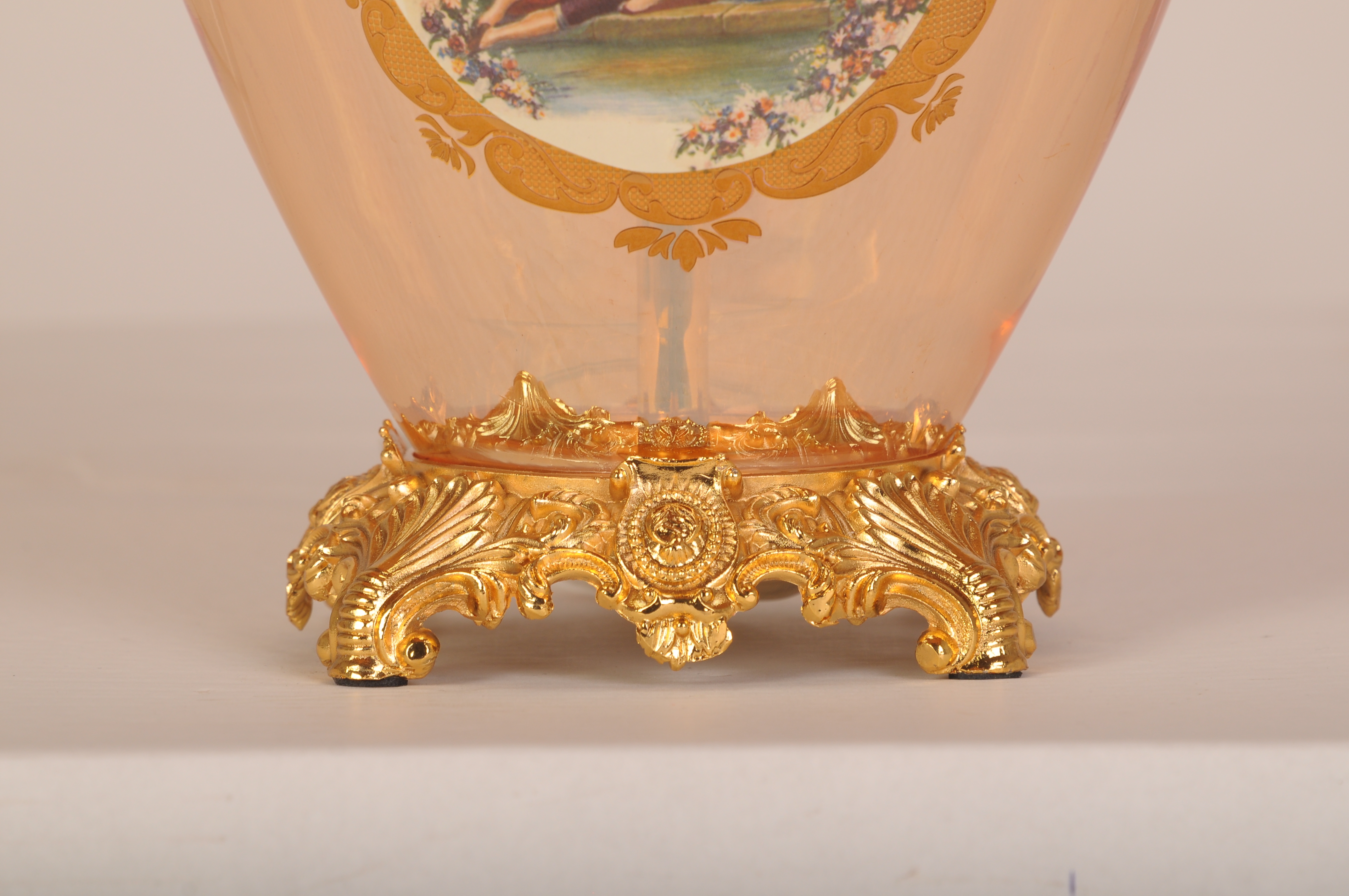 Изображение товара Настольная лампа с выключателем Abrasax Lilie TL.8102-1GO