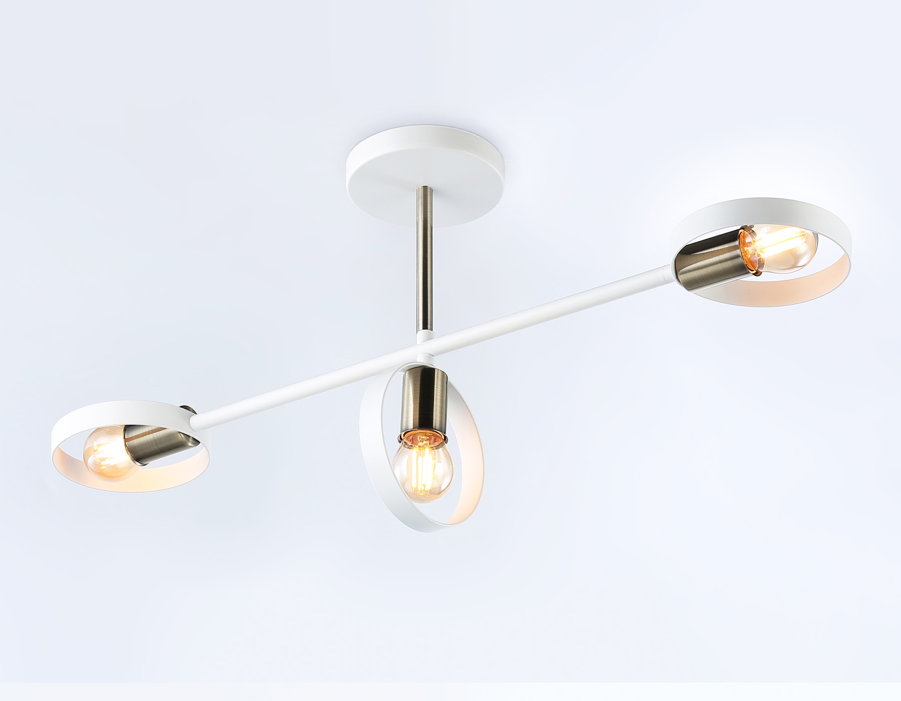 Изображение товара Потолочная люстра на штанге Ambrella TRADITIONAL TR8228 белая современная стильная