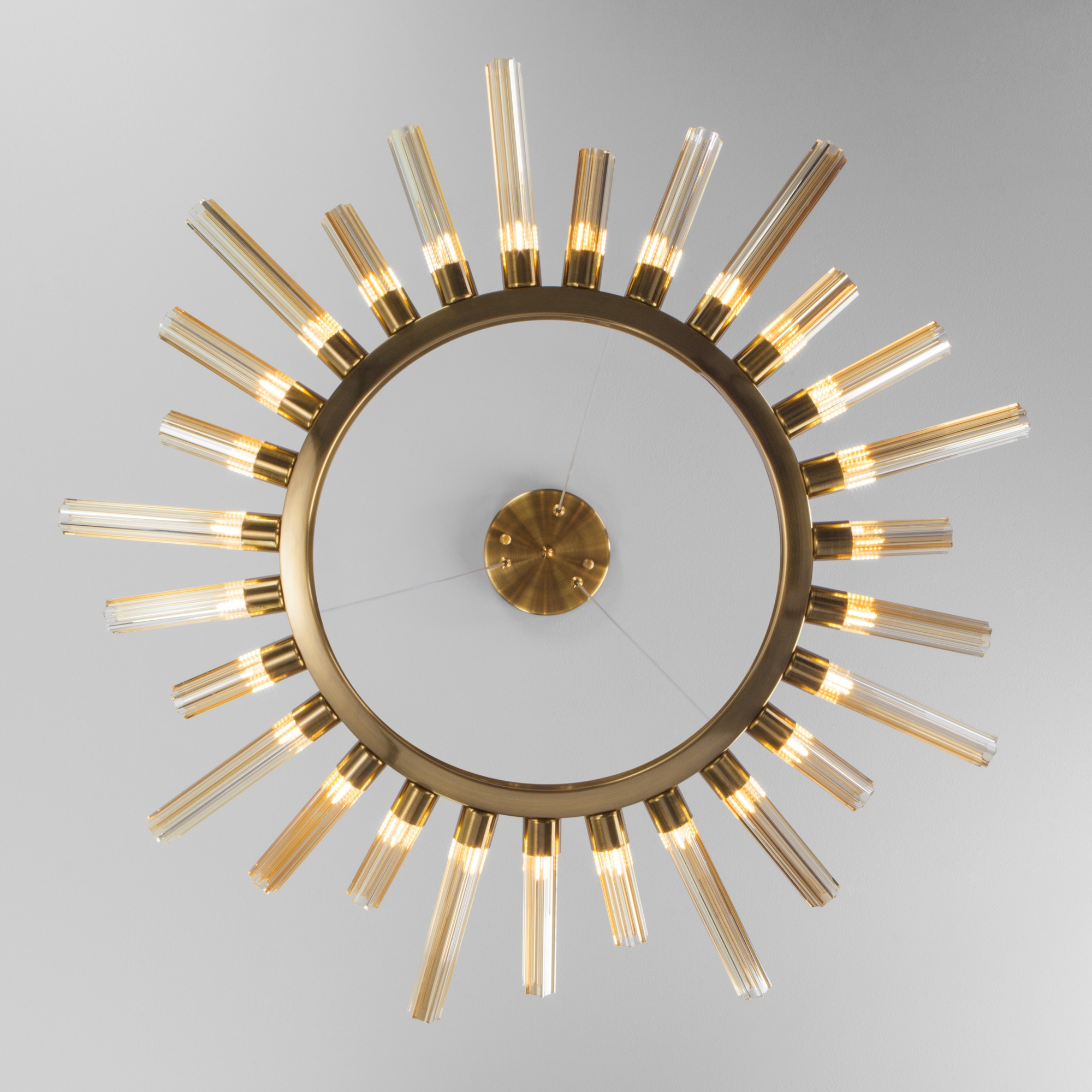 Изображение товара Подвесная люстра светодиодная Bogate's Sole 557 с 27 плафонами