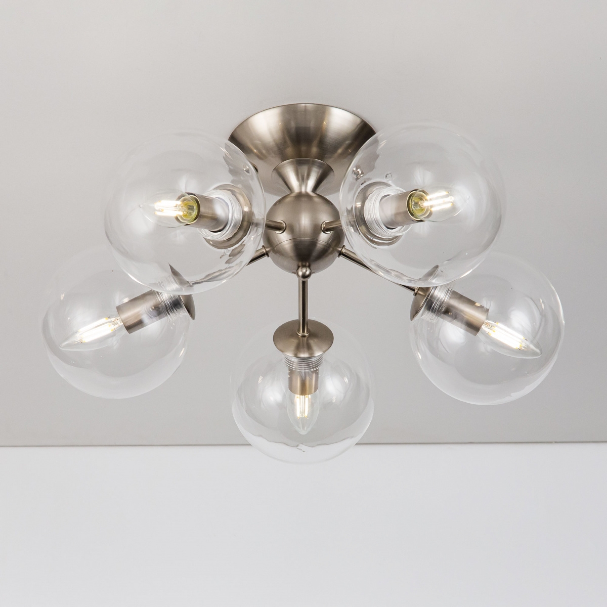 Изображение товара Потолочная люстра молекулы Citilux Томми CL102151