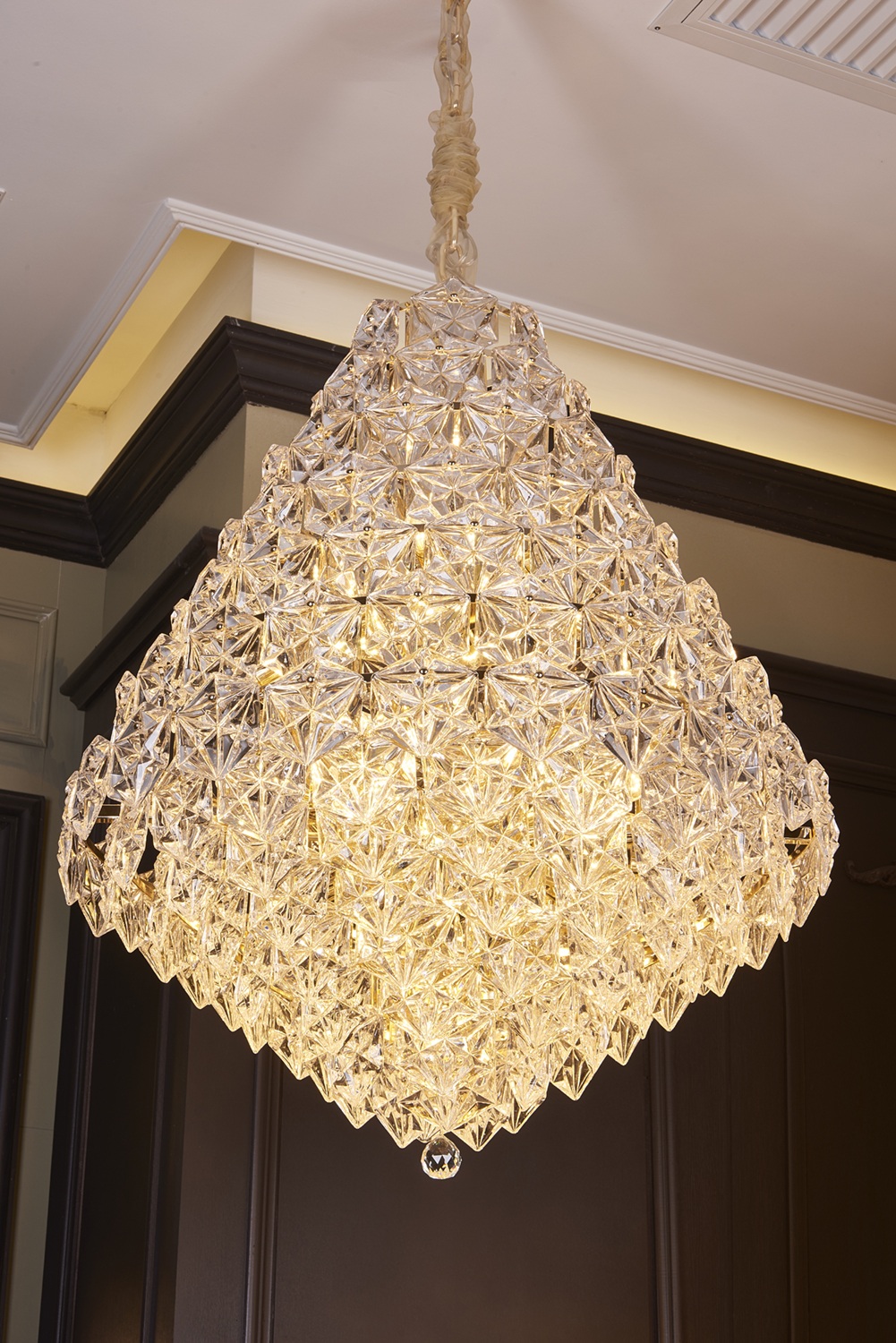 Изображение товара Подвесная люстра Hermitage B008 L36 от DeLight Collection арт-деко стекло золото