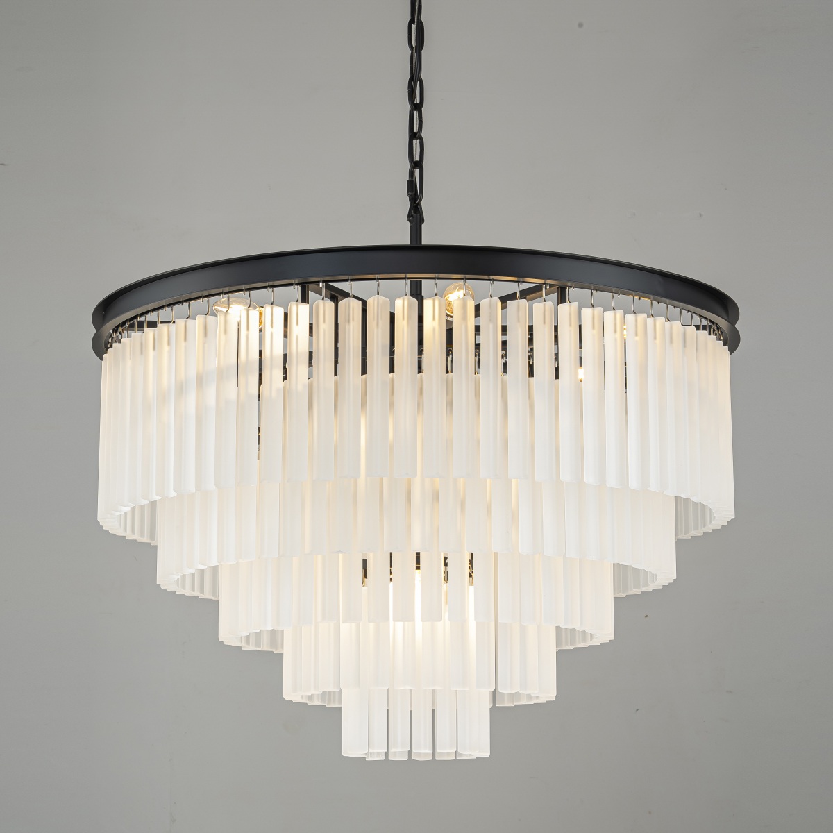 Изображение товара Подвесная люстра в стиле Арт-Деко с 10 лампами E14 черно-белая