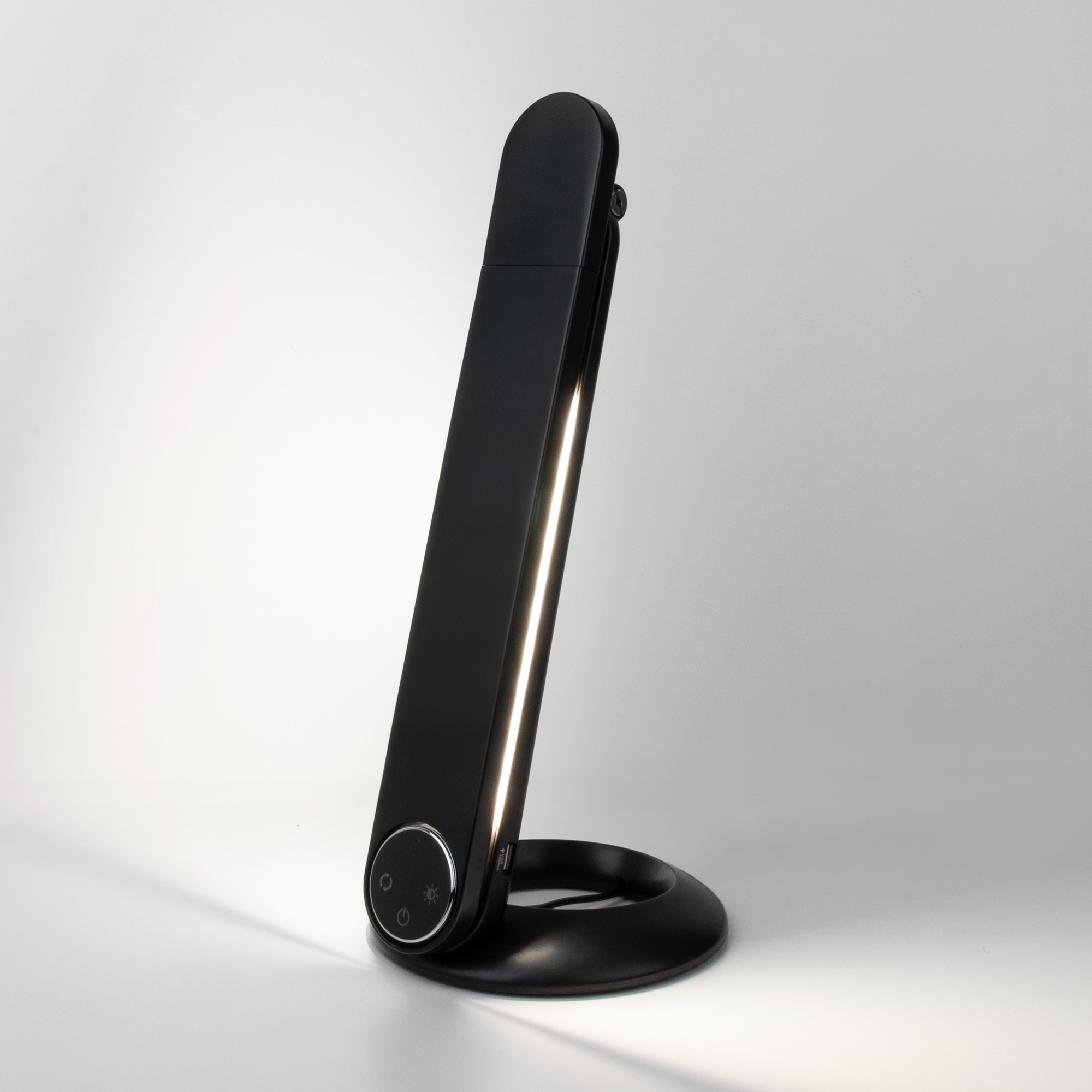 Изображение товара Настольная светодиодная лампа Eurosvet Action 80428/1 с диммером и USB для офиса