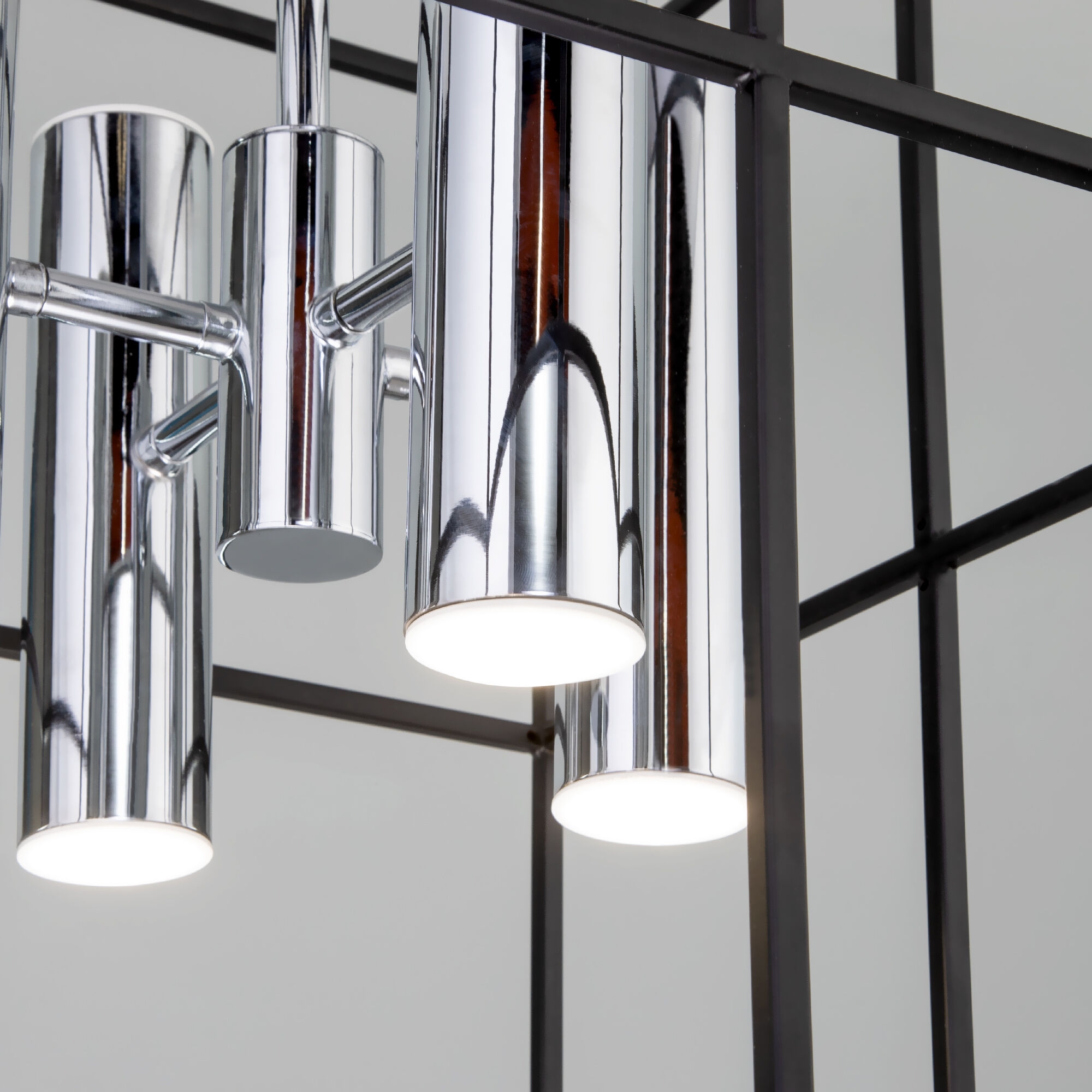 Изображение товара Потолочная люстра на штанге 70142/8 хром Eurosvet Adamson форма куба