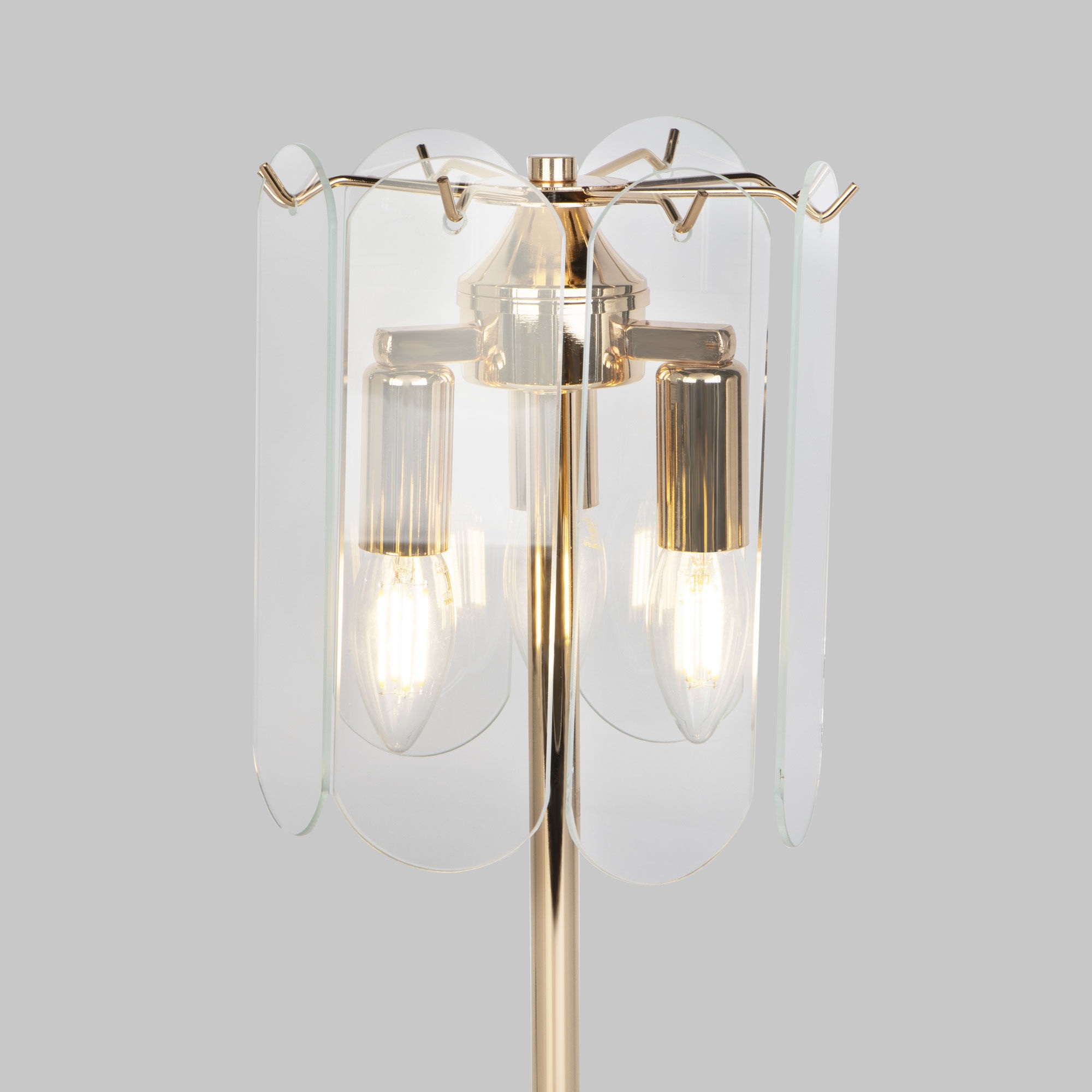 Изображение товара Настольная лампа Eurosvet Claire 01170/3 золото для гостиной и спальни