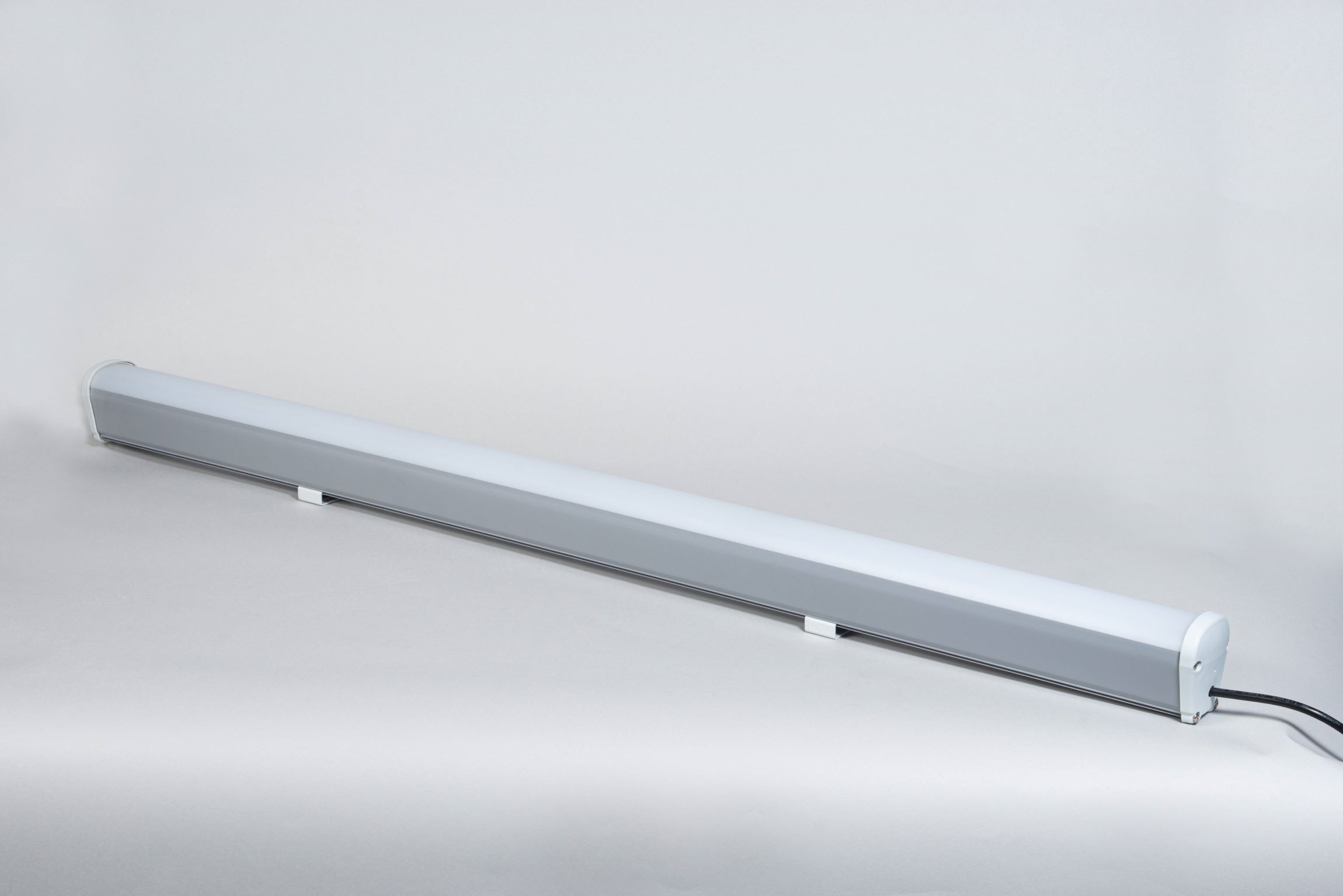 Изображение товара Настенно-потолочный светодиодный линейный светильник Fiberli Roda 11120202 40W IP65 для интерьеров 