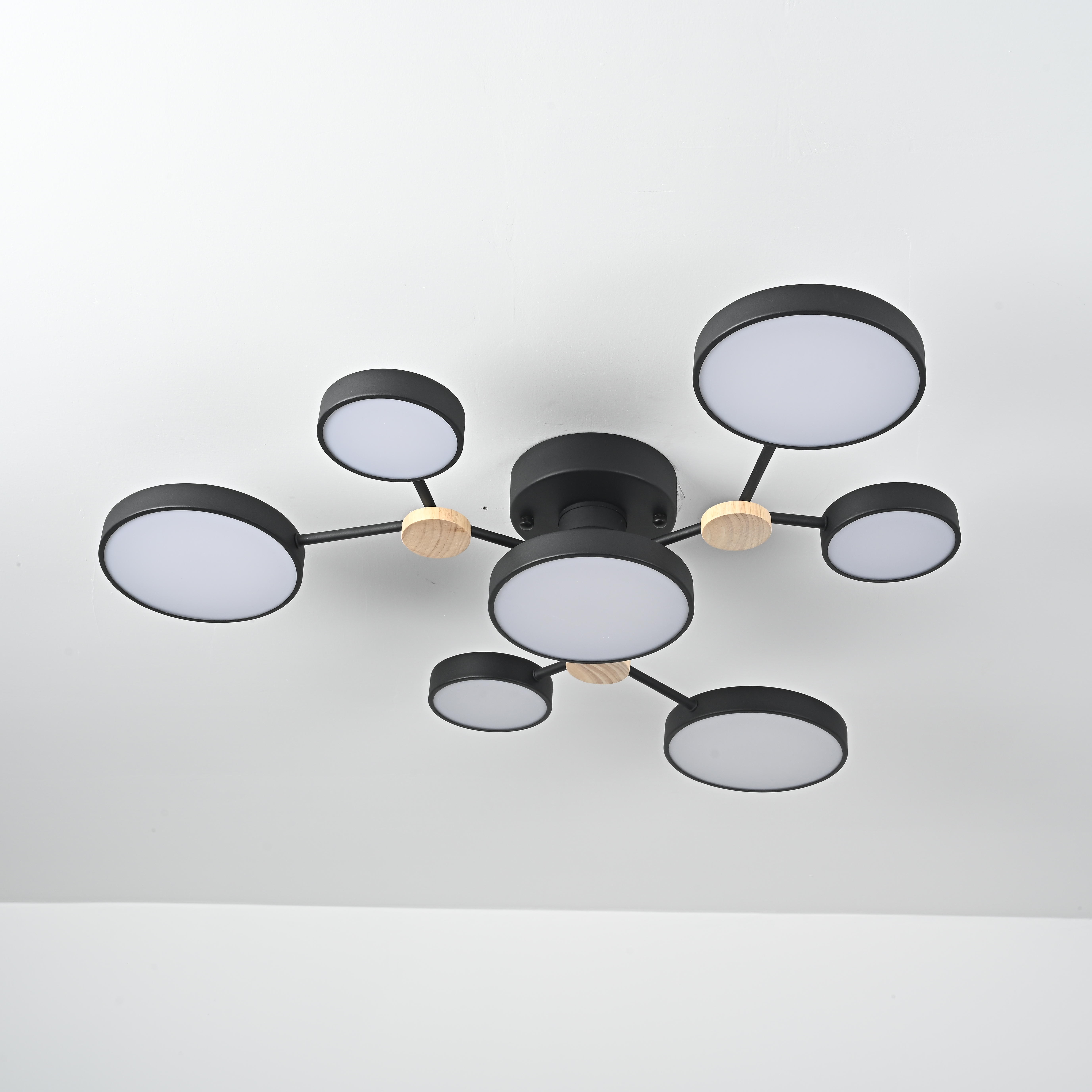 Изображение товара Потолочная люстра Gamma D88 Black Imperiumloft с пультом управление 7 LED