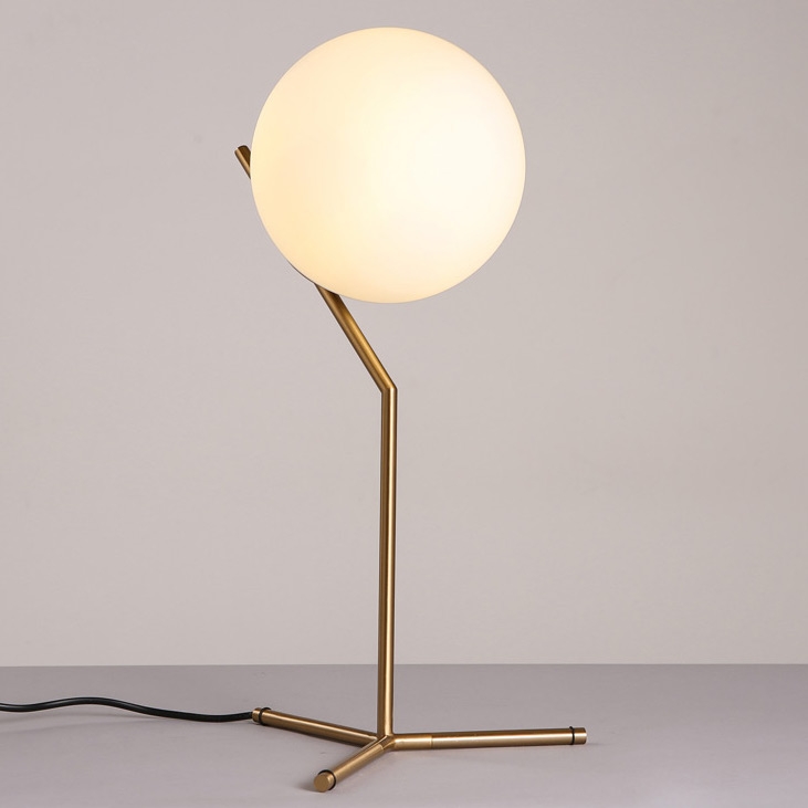 Изображение товара Настольная лампа на треноге Ic Lights Family Michael Anastassiades ImperiumLoft 73678-22 (73678-22)