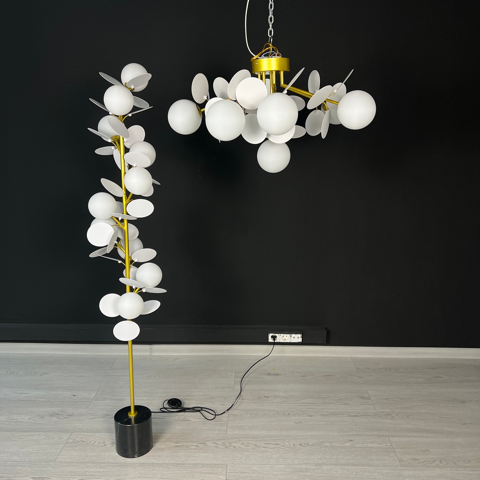 Изображение товара Потолочная люстра для спальни Lu Carte LC-11-0478 в форме шара