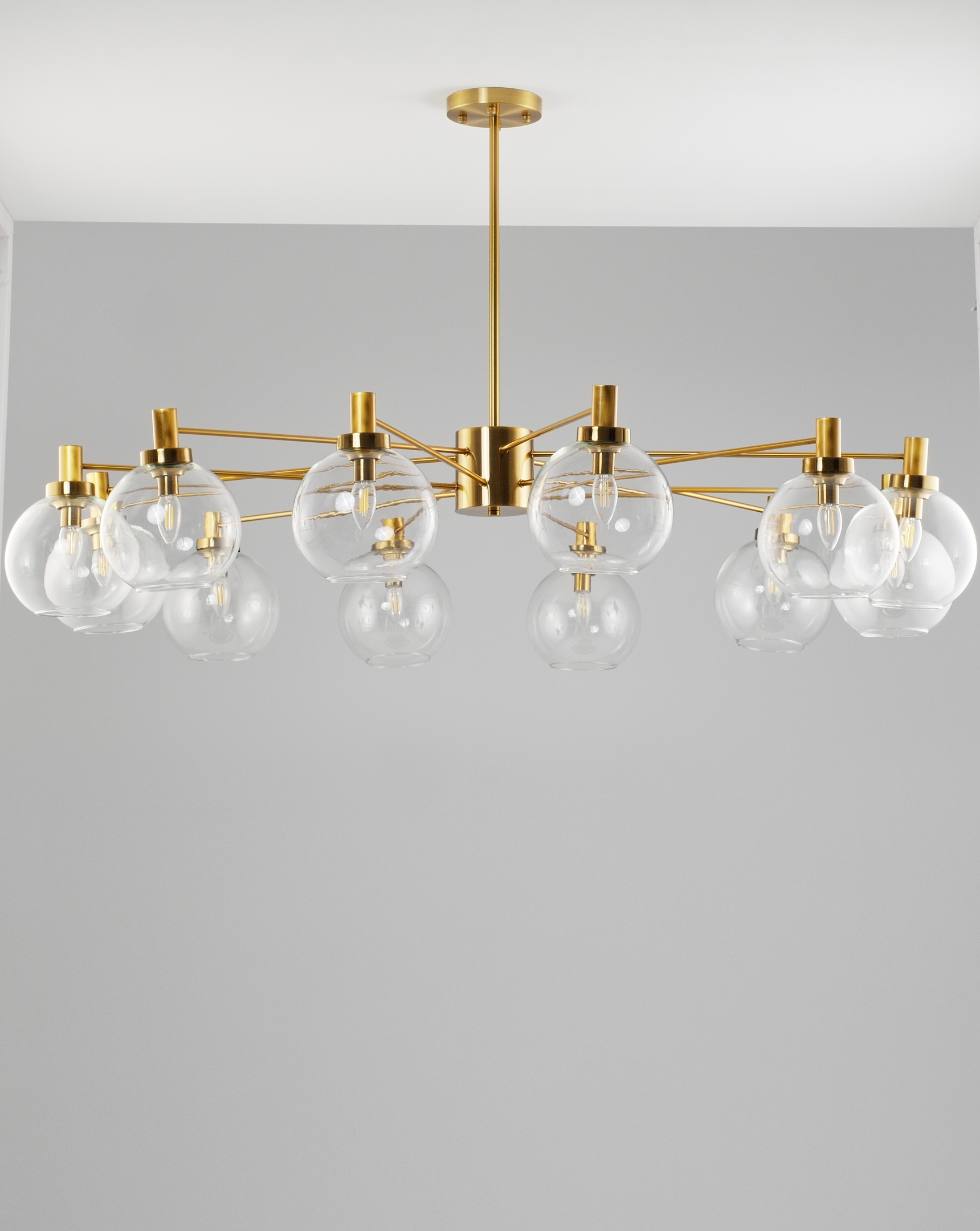 Изображение товара Потолочная люстра на штанге Moderli Bizet V10341-12P с шариками для гостиной и ресторанов