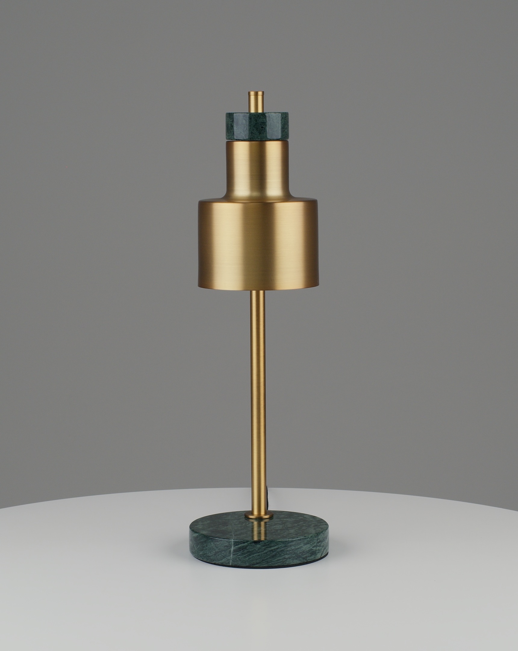 Изображение товара Настольная лампа Moderli Goldy V11309-1T Лофт стиль с металлом и мрамором