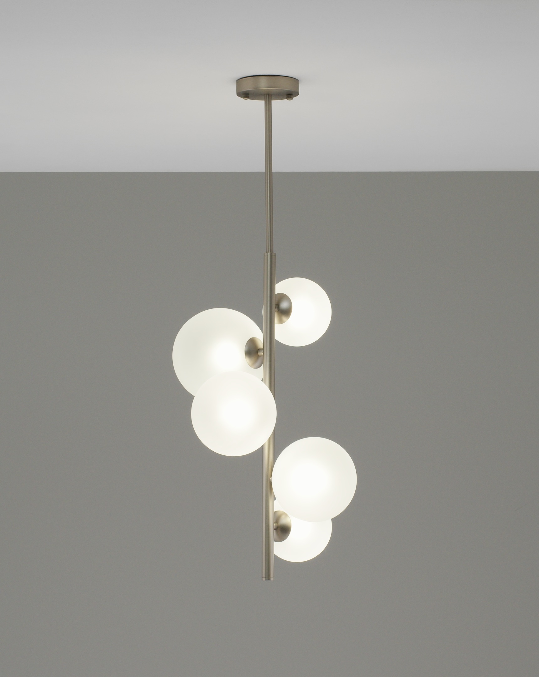 Изображение товара Потолочная люстра на штанге Moderli Renny V11466-5P в стиле модерн