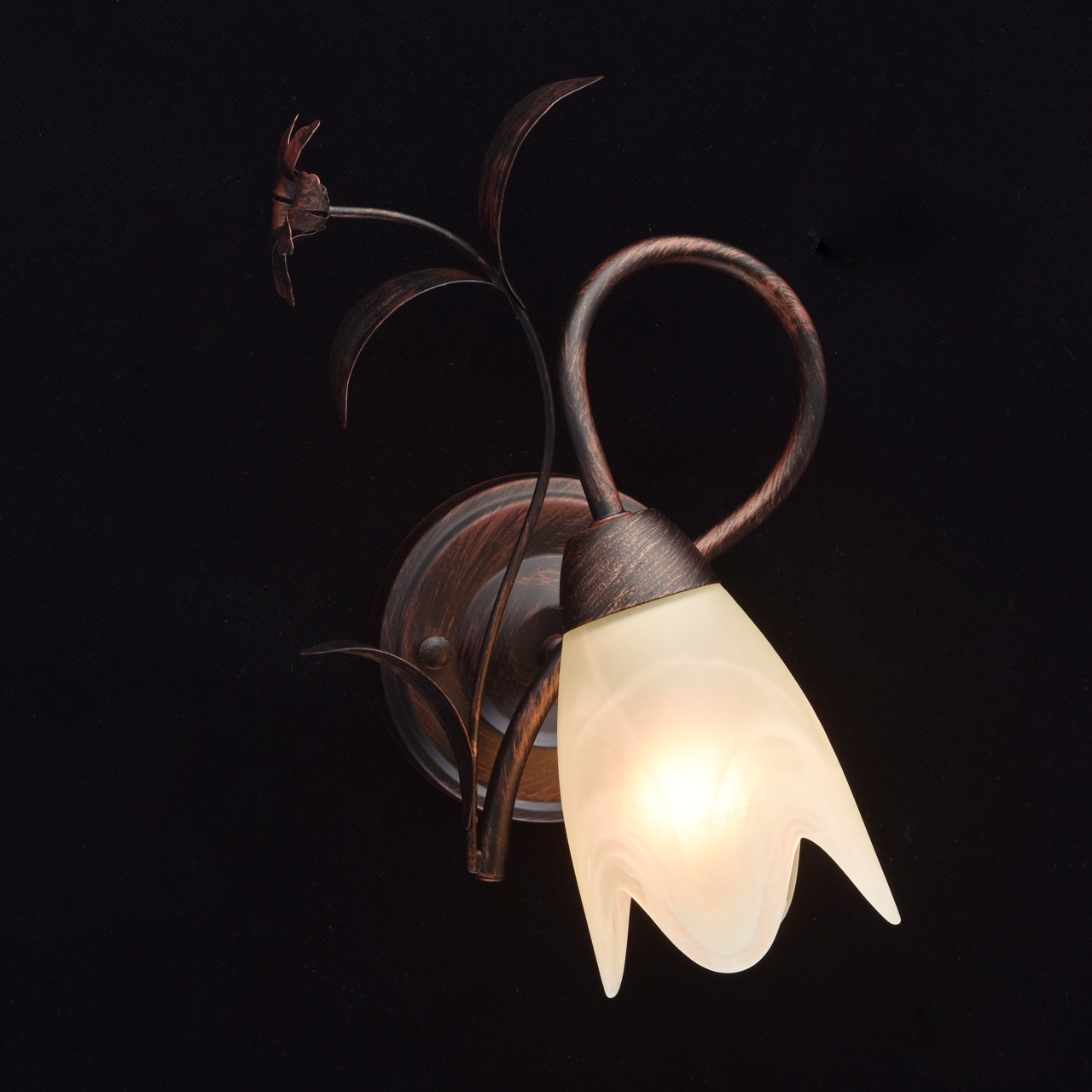 Изображение товара Настенный светильник бра MW-Light Аида 323023801 классика металл стекло