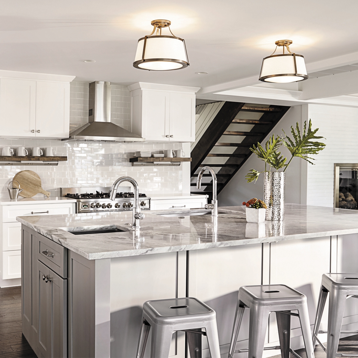 Изображение товара Потолочная люстра Hinkley CHARLOTTE HK-CHARLOTTE-SF-BC в золотом цвете