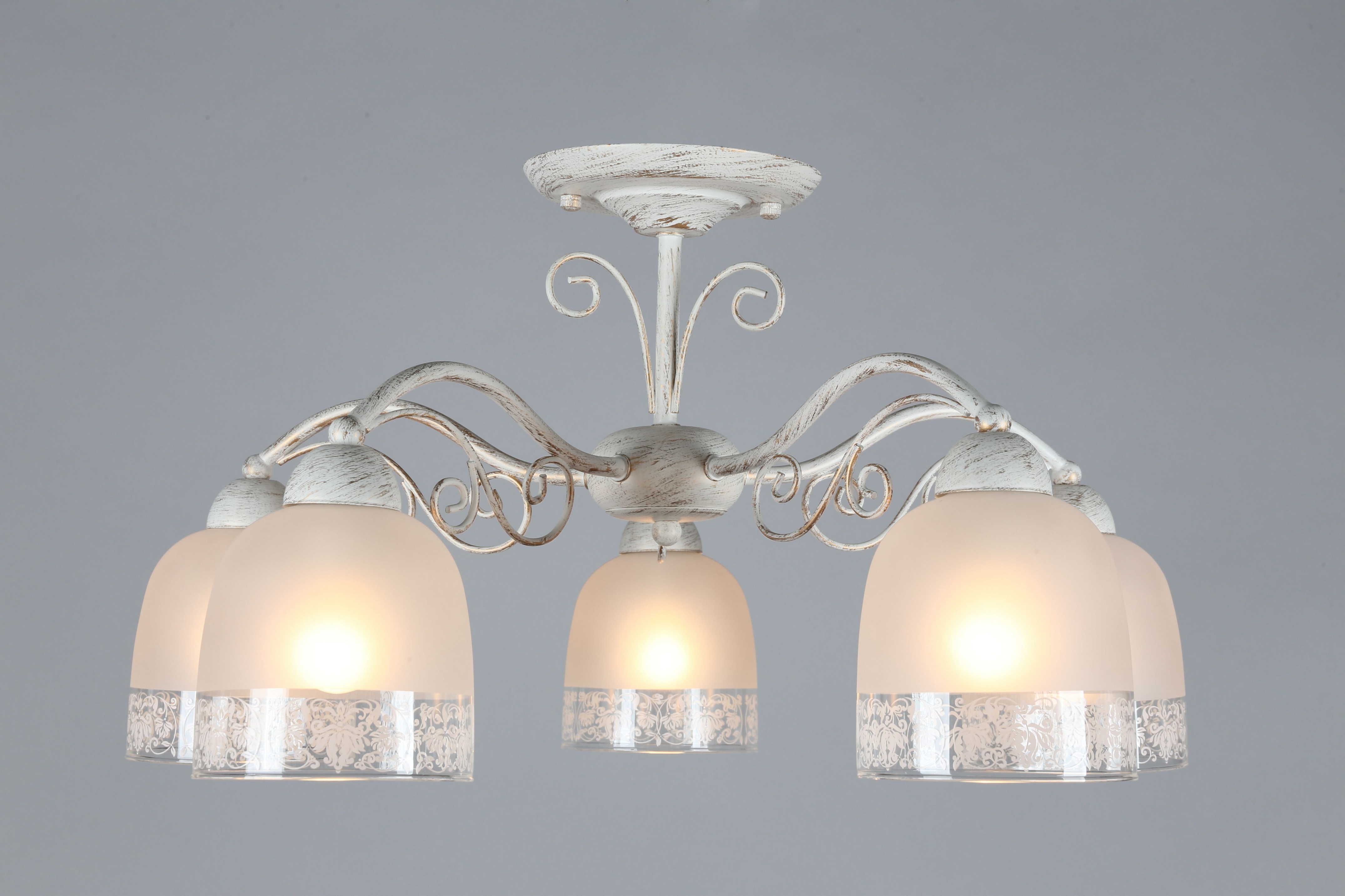 Изображение товара Потолочная люстра Omnilux Ferraro OML-54907-05 классический стиль с 5 лампами E14 для гостиной и ку