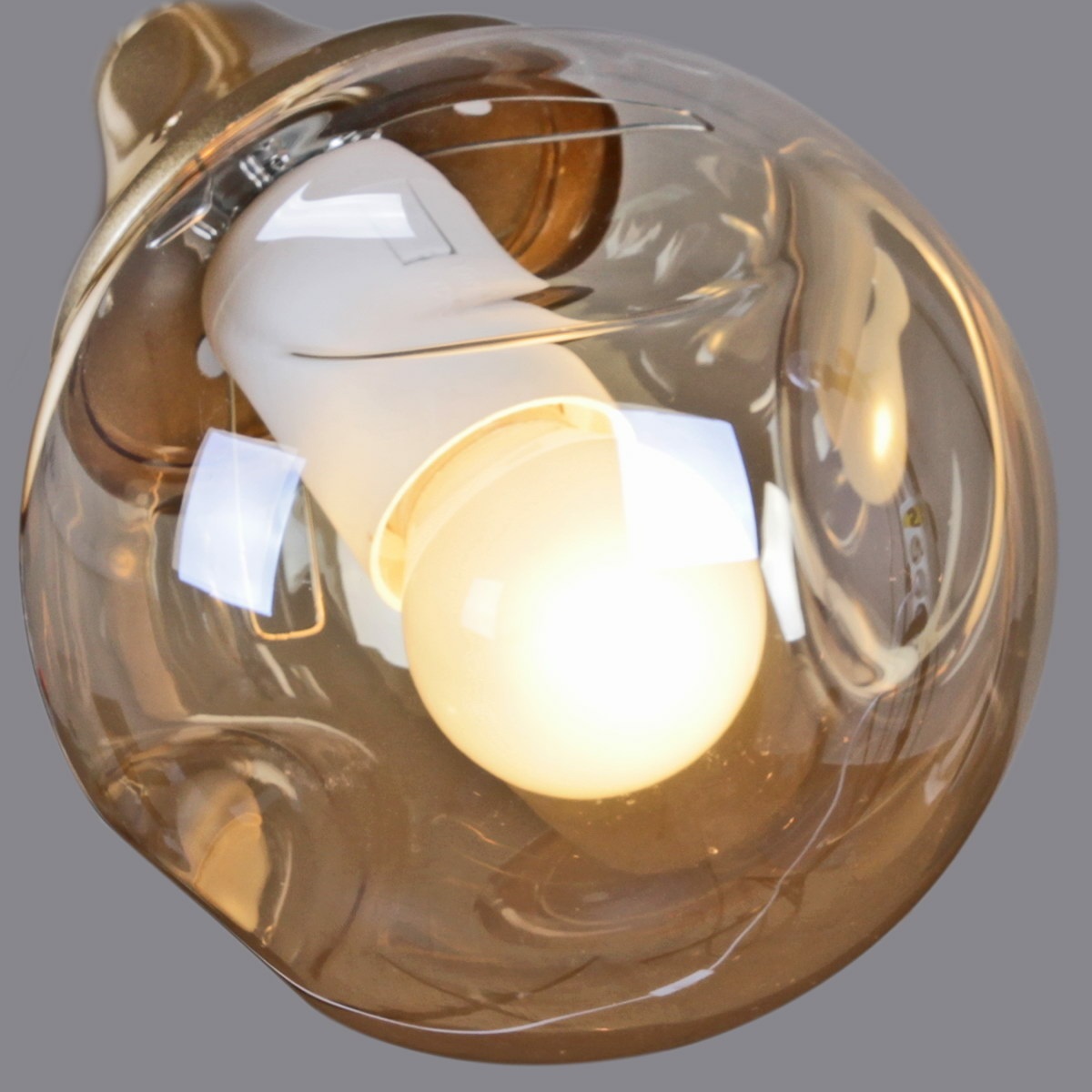 Изображение товара Потолочная люстра для гостиной высотой 30 см на штанге Reluce 52076-0.3-03 в форме шара