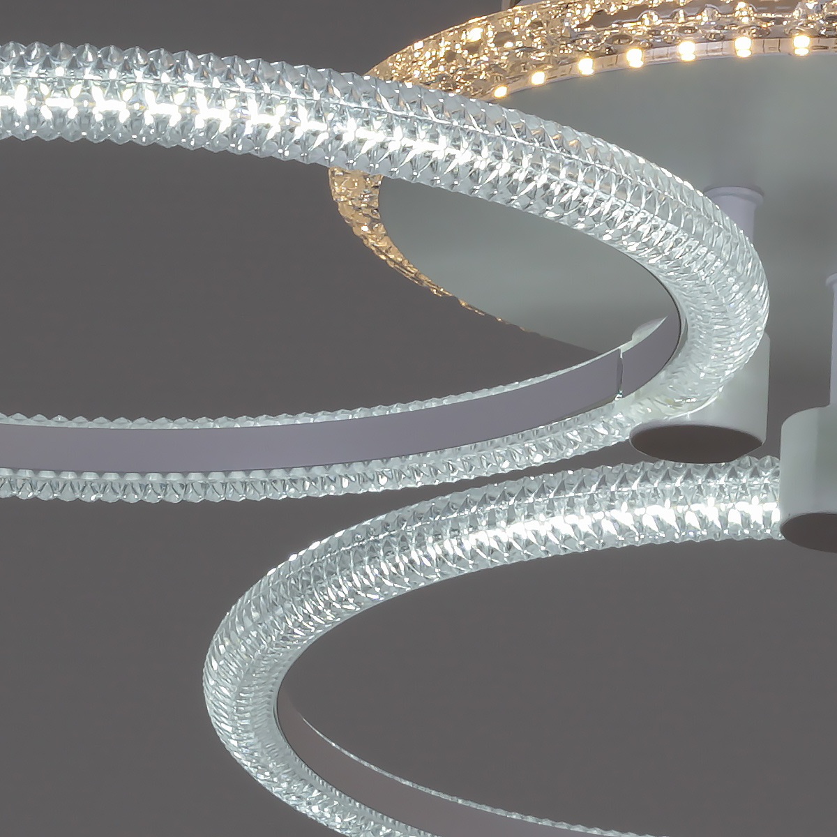 Изображение товара Потолочная люстра светодиодная на штанге с пультом Reluce 20548-0.3-2+2+1 кольцо