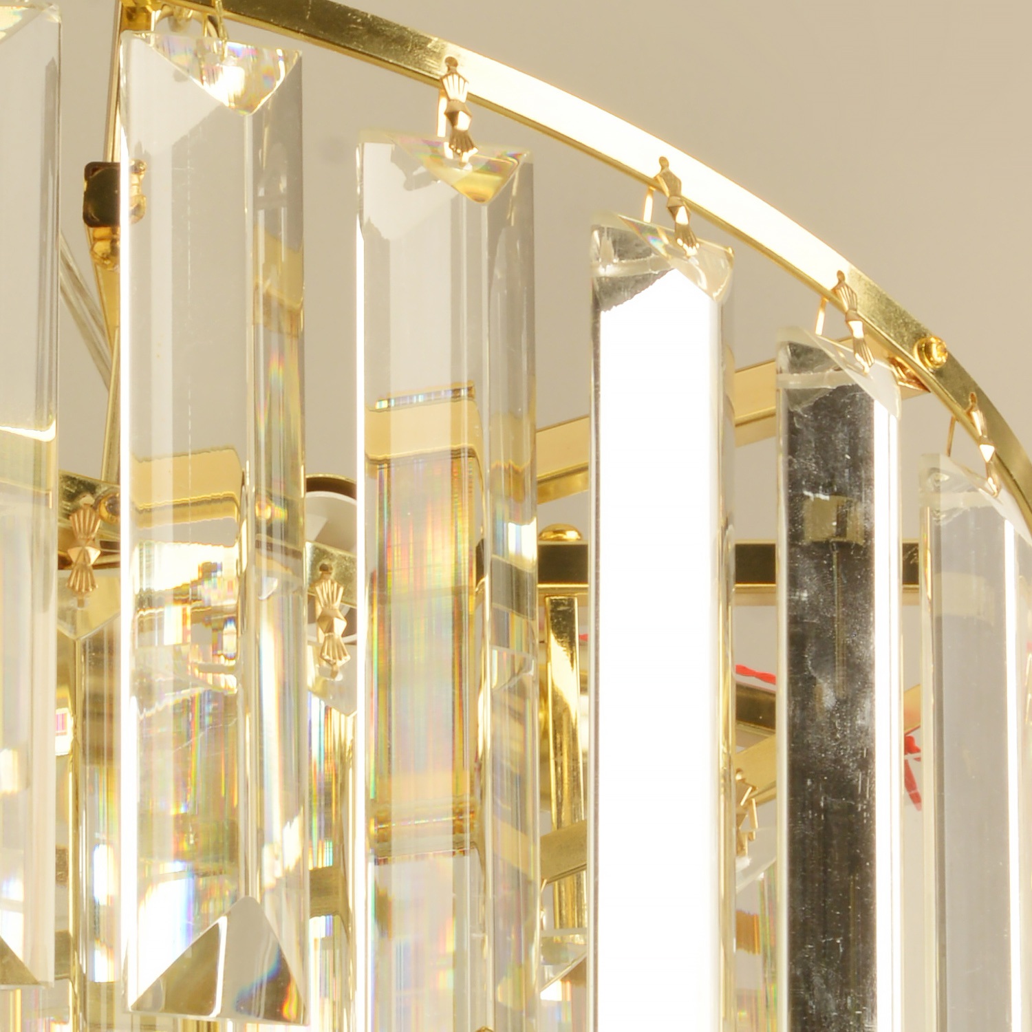 Изображение товара Подвесная люстра хрустальная Reluce 02414-0.4-11 G с 11 лампами и золотым дизайном