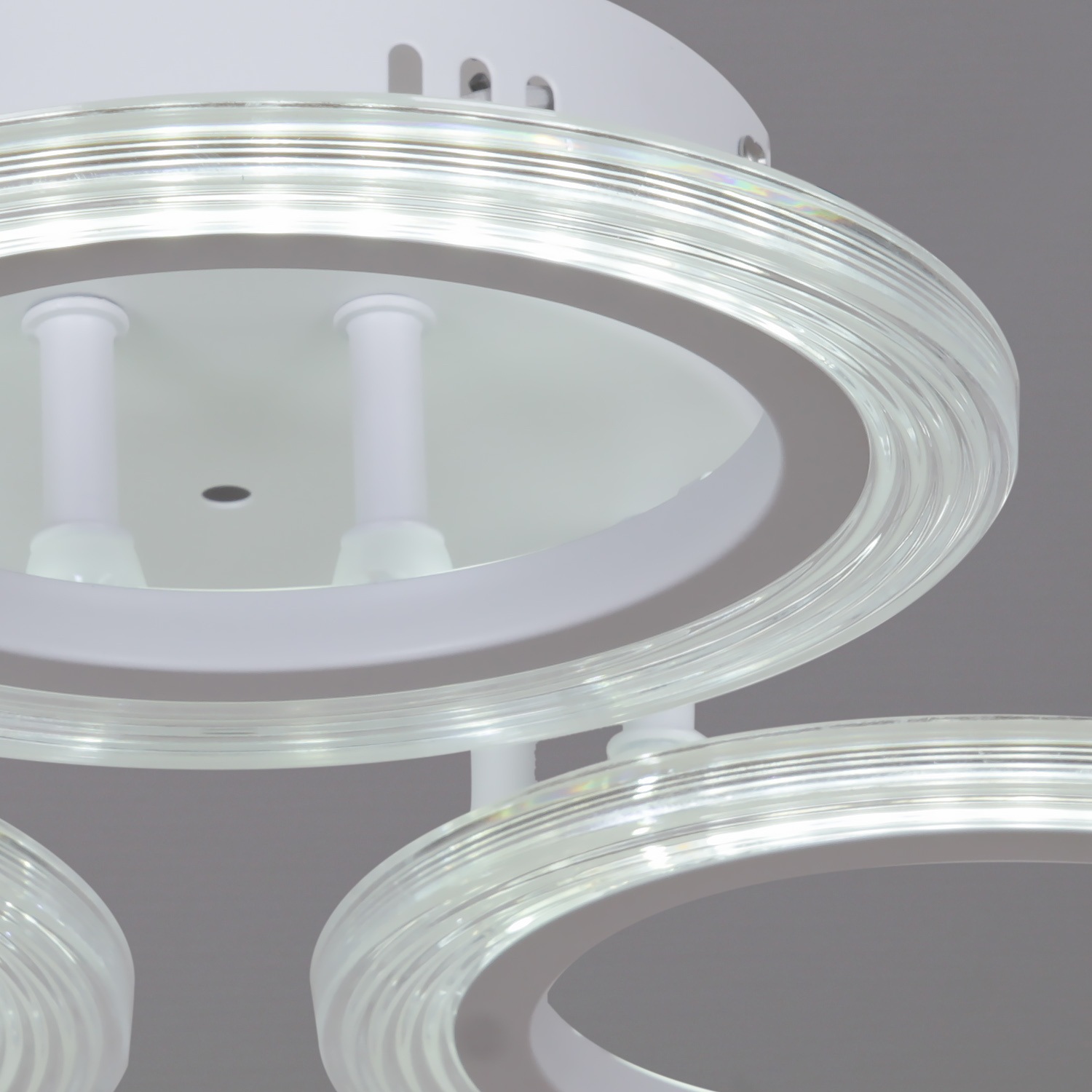 Изображение товара Потолочная люстра (+ночной режим) светодиодная на штанге с пультом Reluce 09812-3.3-03A WH кольцо